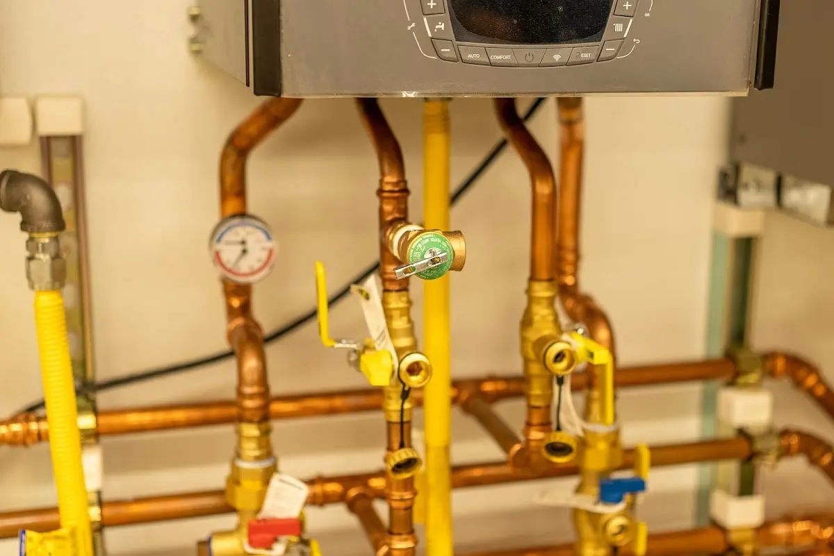 Licensed technician providing Pipe Repair for a homeowner in East Alton